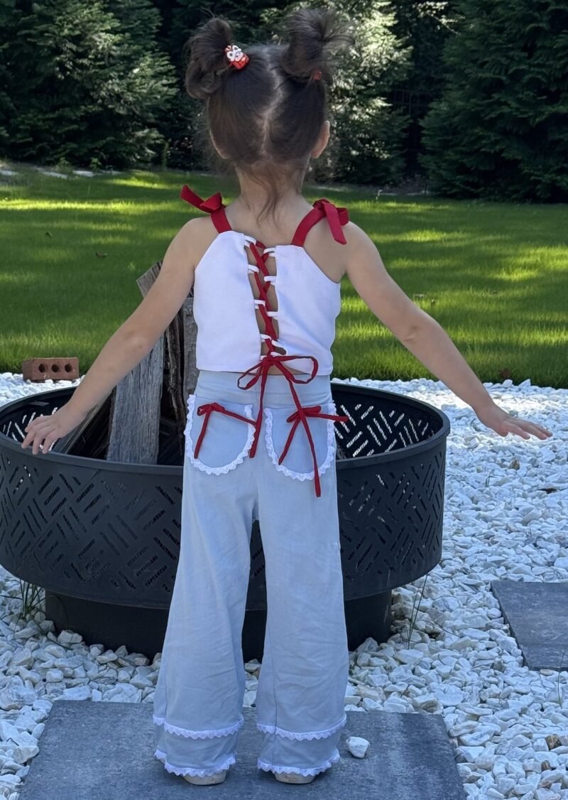 Madam Loretta VanMil Set, back view, modeled by Lola Madam Loretta VanMil Set, back view, modeled by Lola